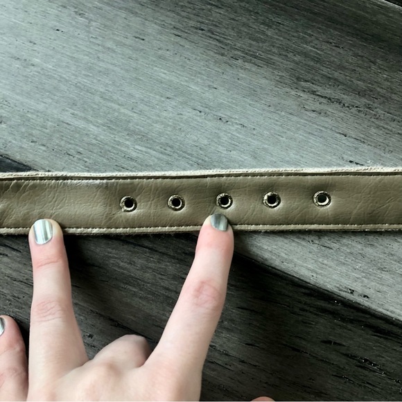 ❤️ LAST DAY Vintage 70s Khaki Knit Belt with Lucite Buckle - Picture 7 of 8